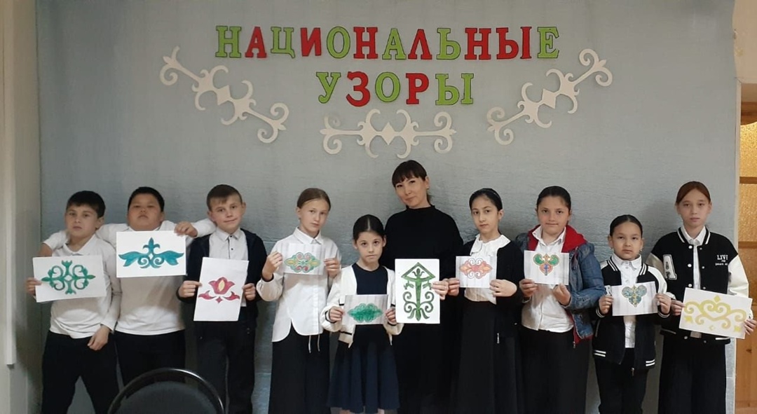 16.05.2025г. в ДК с. Кара-Тюбе прошел мастер-класс по национальной культуре «Национальные узоры» 